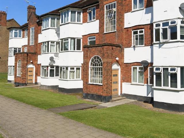 Apartment for rent in Kenton, Harrow On The Hill