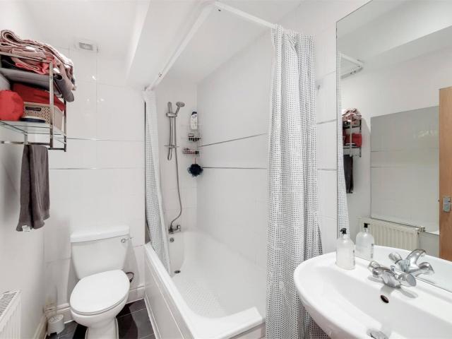 Apartment for rent in London Borough of Sutton, Greater London