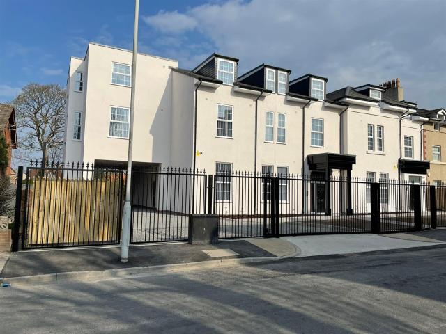 Apartment for rent in South Tranmere, New Ferry