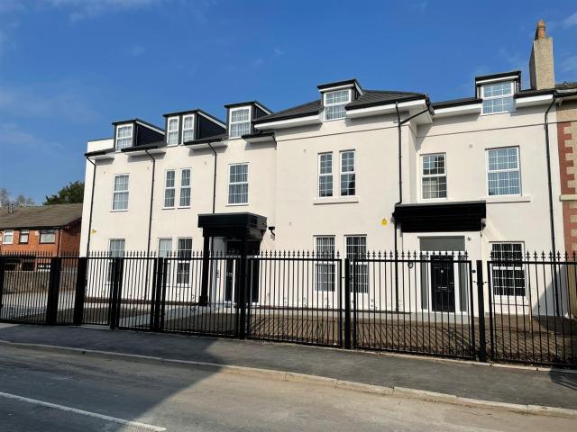 Apartment for rent in South Tranmere, New Ferry