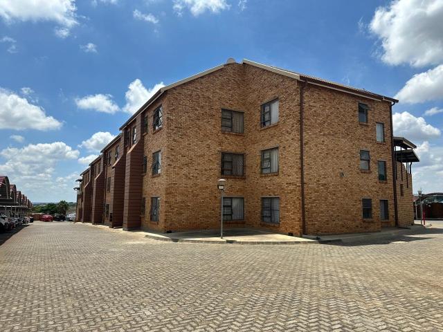 Apartment for sale in Nooitgedacht, Gauteng
