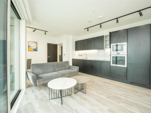 Apartment for rent in London Borough of Ealing, Park Royal