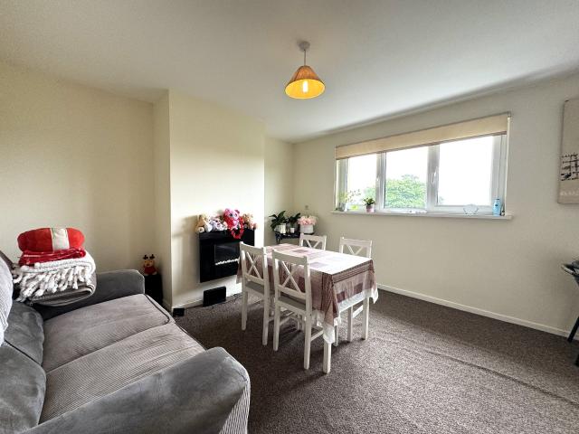Apartment for rent in Nangreaves, Wales