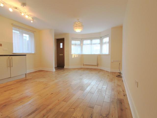 Apartment for rent in London Borough of Croydon, Addiscombe