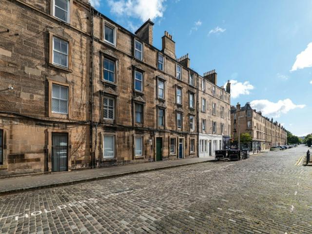 Apartment for rent in Lorne, Leith