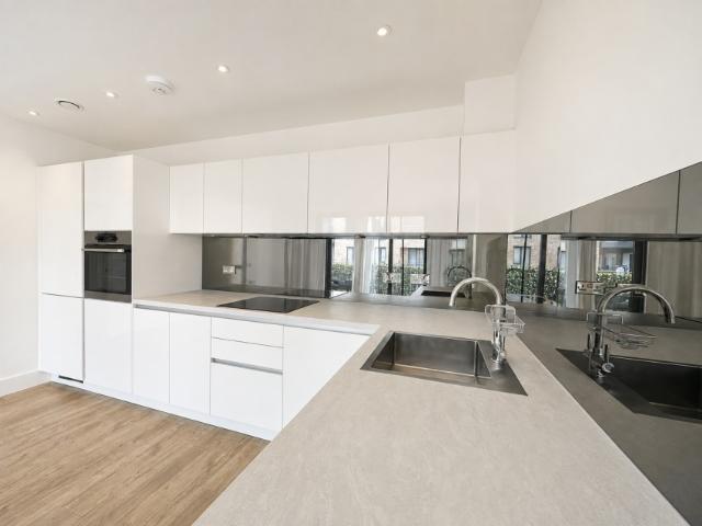 Apartment for rent in Lower Halliford, Surrey