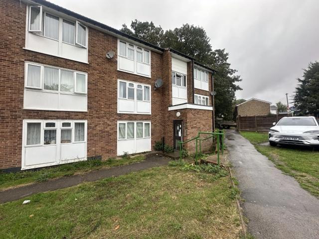 Apartment for rent in Woodhall Farm, Pouchen End