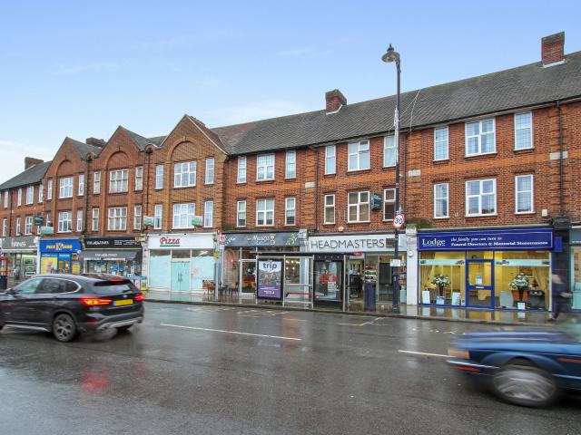 Apartment for rent in Strawberry Hill, Greater London
