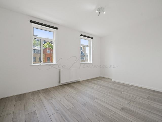 Apartment for rent in Chalk Farm, Greater London