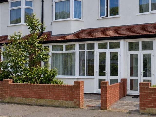 Apartment for rent in Victoria, Greater London
