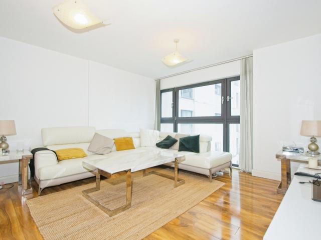 Apartment for rent in Crockherbtown, Falcon Lodge
