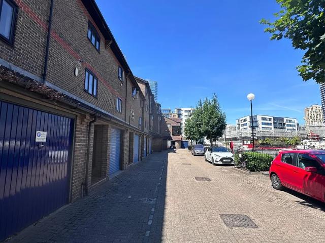 Apartment for rent in Blackwall, Greater London