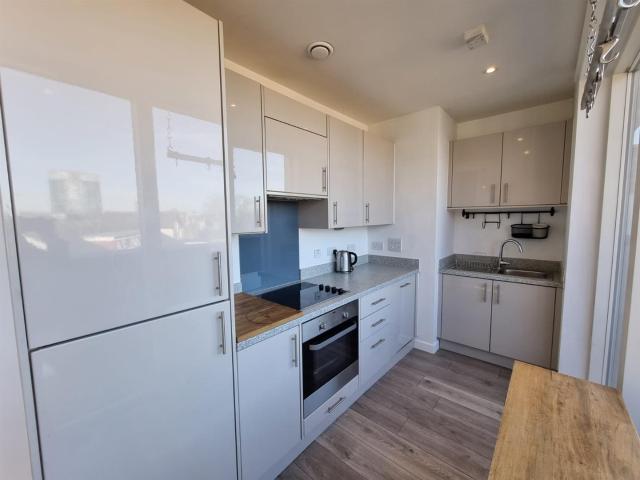Apartment for rent in London Borough of Croydon, Greater London