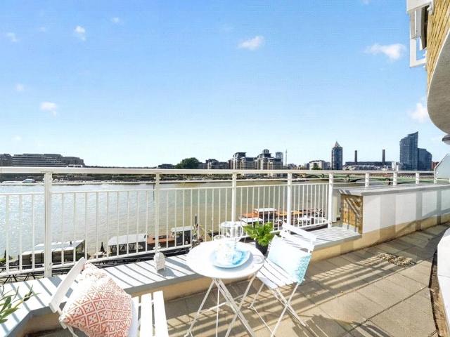 Apartment for rent in Battersea, Greater London