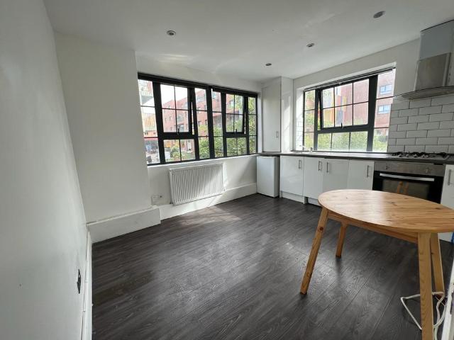 Apartment for rent in Higham Hill, Greater London