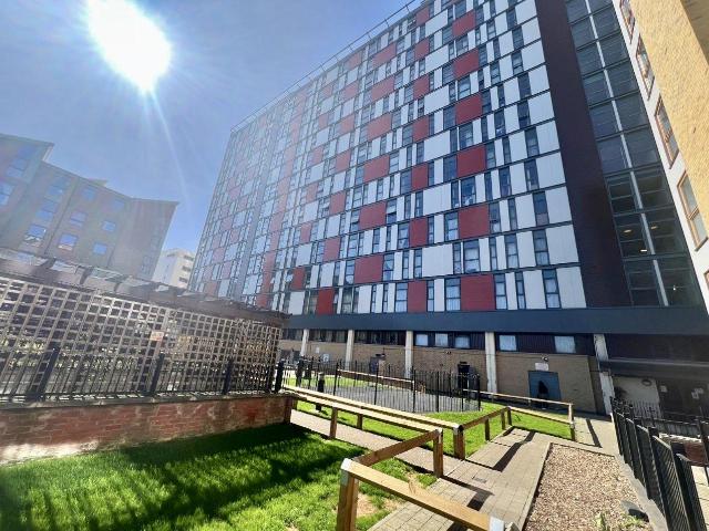 Apartment for rent in London Borough of Croydon, Thornton Heath