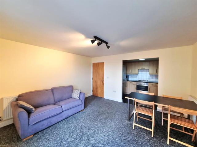 Apartment for rent in London Borough of Croydon, Thornton Heath
