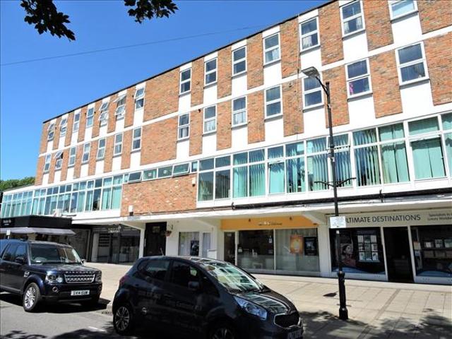 Apartment for rent in Heronsgate, Batchworth