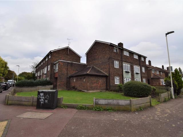 Apartment for rent in Thames View, Greater London