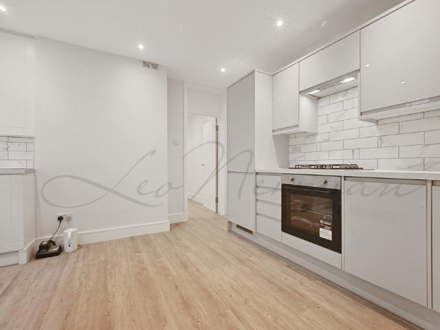 Apartment for rent in Chalk Farm, Greater London