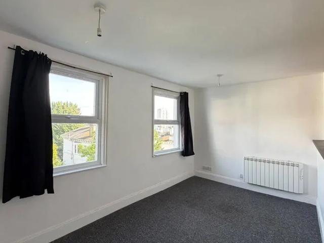 Apartment for rent in Brunswick, Brighton