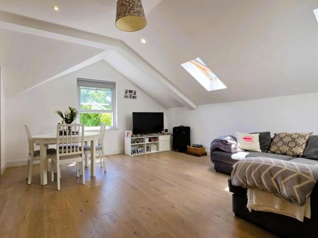 Apartment for rent in London Borough of Ealing, Perivale
