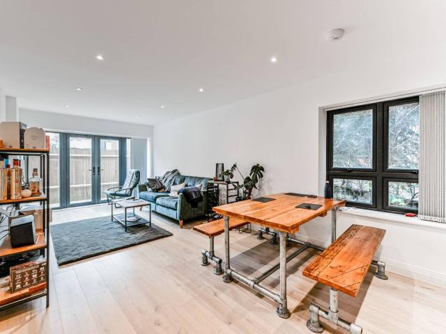 Apartment for rent in London Borough of Croydon, Purley