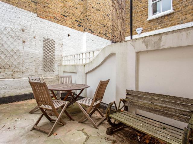 Apartment for rent in Walham Green, Greater London