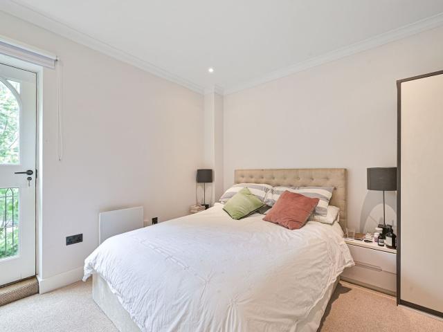 Apartment for rent in North End, Greater London