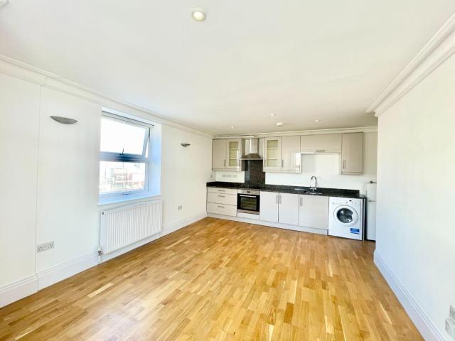 Apartment for rent in London Borough of Ealing, Hanwell