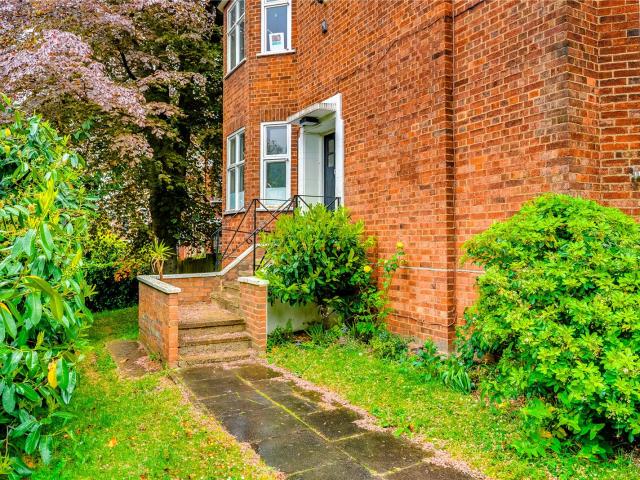 Apartment for rent in Crouch End, Isle Of Man