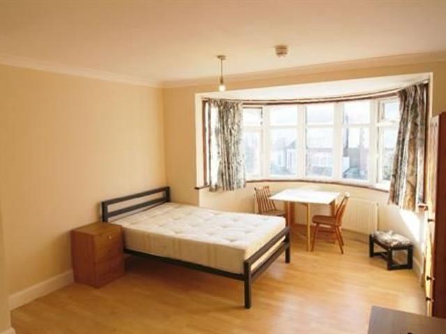 Apartment for rent in Dollis Hill, Greater London