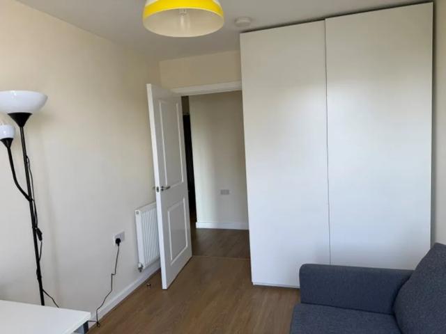 Apartment for rent in Poplar Grove, Greater London