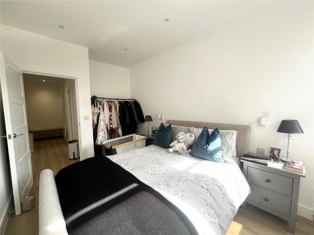 Apartment for rent in Emmbrook, Wokingham