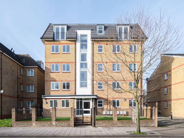 Apartment for rent in Bellenden, Greater London