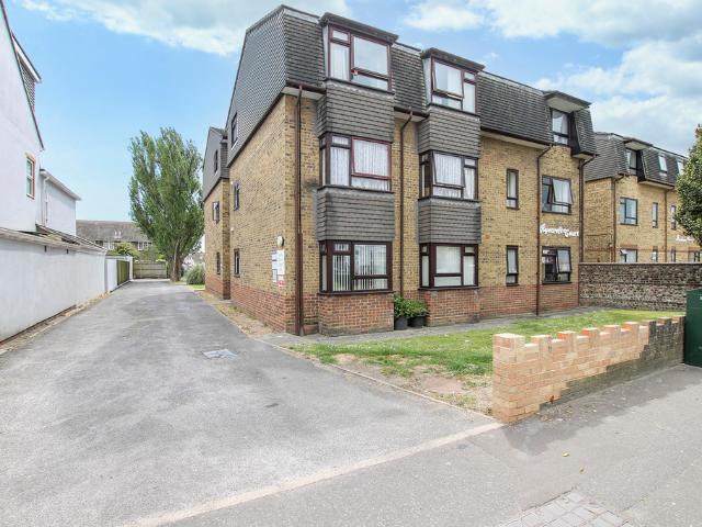 Apartment for rent in Fishersgate, West Sussex