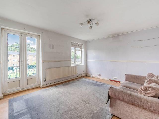 Apartment for rent in Pinner, Greater London