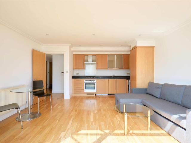 Apartment for rent in London Borough of Hounslow, Greater London
