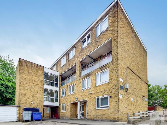 Apartment for rent in London Borough of Lewisham, Bell Green