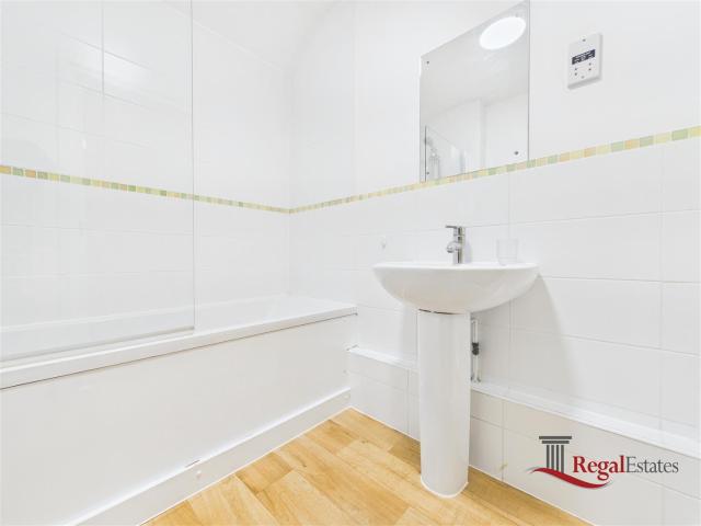 Apartment for rent in Dudden Hill, Greater London