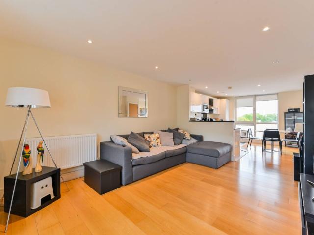 Apartment for rent in Stockwell, Greater London