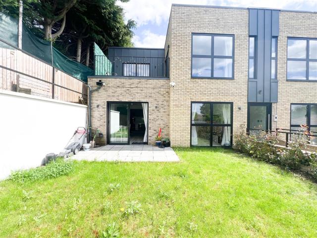 Apartment for rent in London Borough of Croydon, Sanderstead
