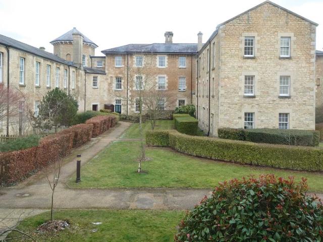 Apartment for rent in Littlemore Park, The Slade