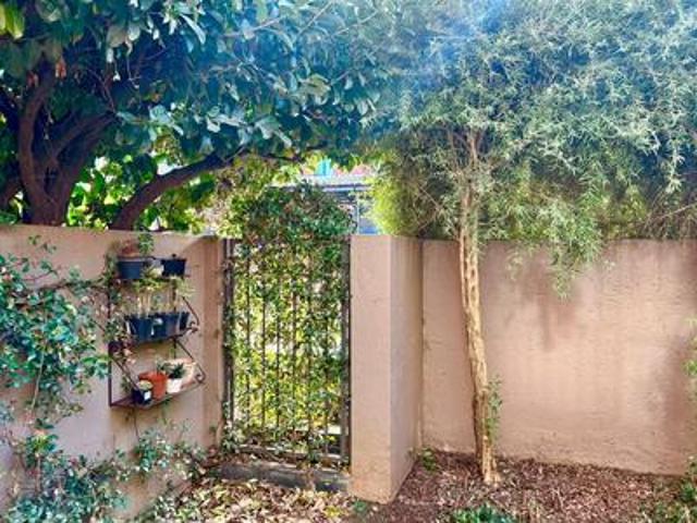 Townhouse for rent in Vosloorus, Gauteng