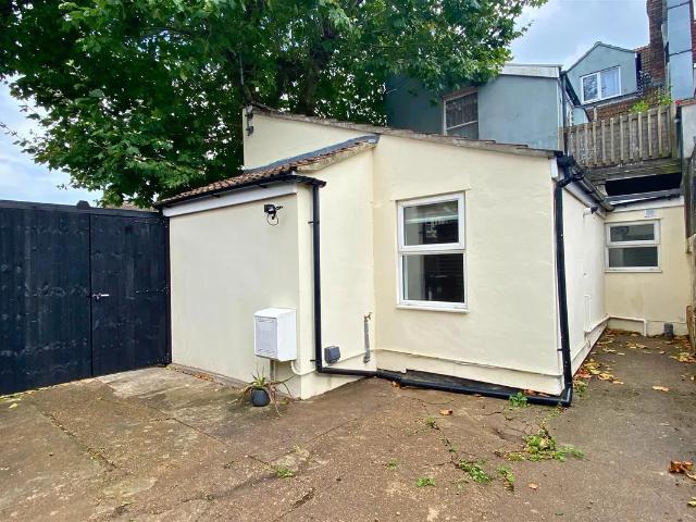 Apartment for rent in Feckenham, City Of Bristol