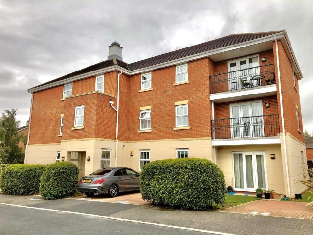 Apartment for rent in Clayhill, West Vale