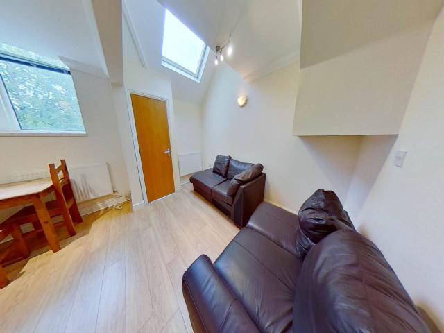 Apartment for rent in Plasnewydd, Falcon Lodge