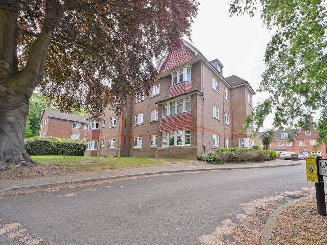 Apartment for rent in Holywell Estate, North Watford