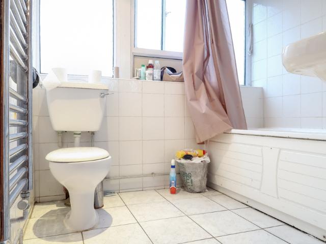 Apartment for rent in Poplar Grove, Greater London