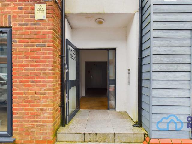 Apartment for rent in Perryfields, West Sussex